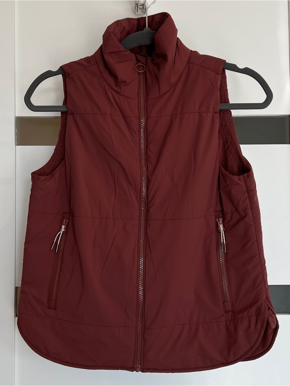 Vuori Canyon Insulated Vest Cerise Maroon Burgundy Women's XS